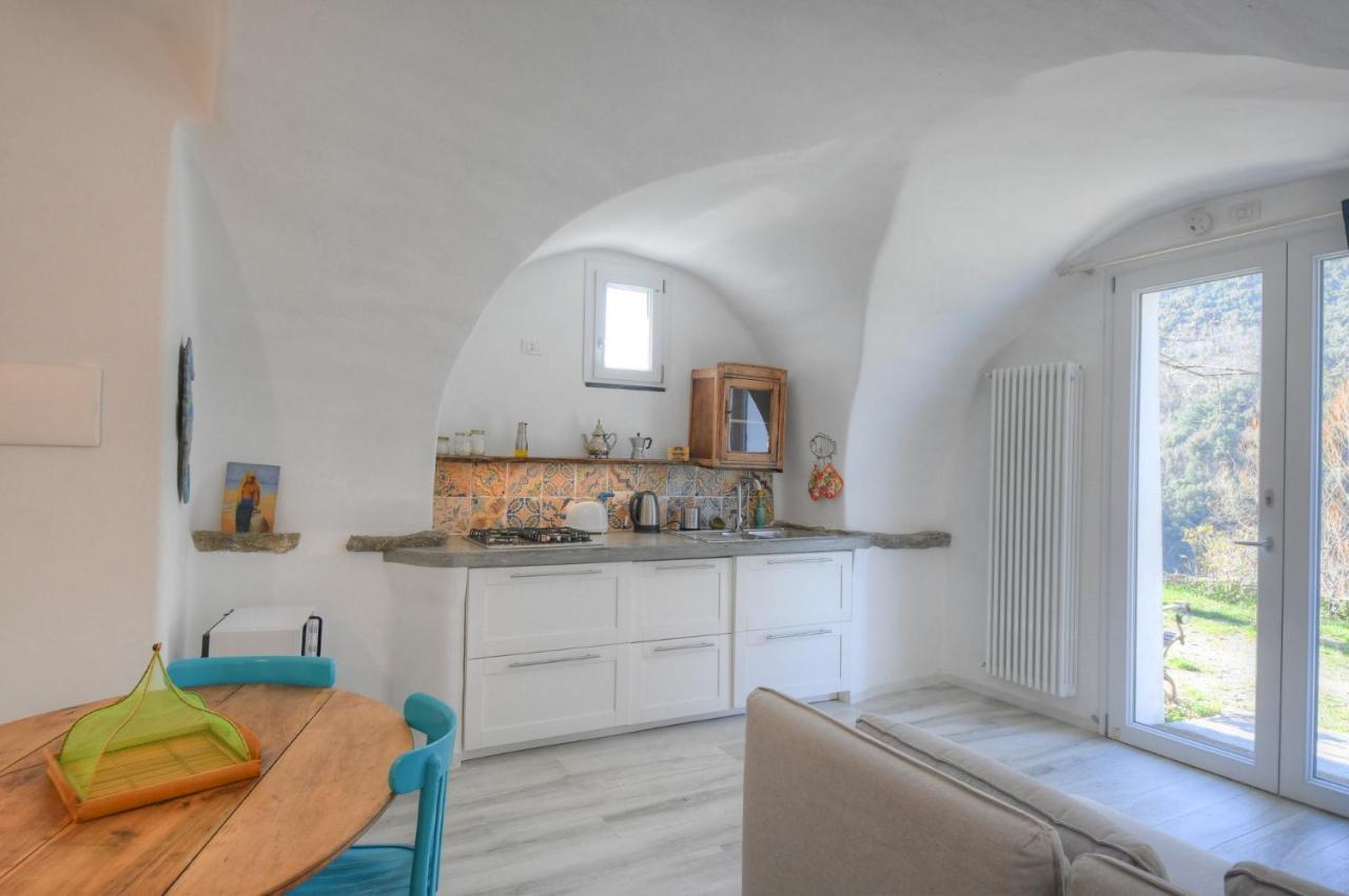 Antica Casa Del Canto Iara - Private Parking Calice Ligure 외부 사진
